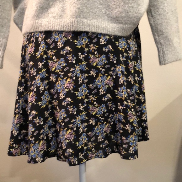 Lush Wrap-Around Skirt - Picture 3 of 4